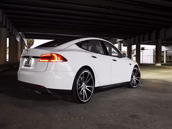 Chiêm ngưỡng bộ ảnh tuyệt đẹp dàn siêu mẫu và siêu xe ảnh 19