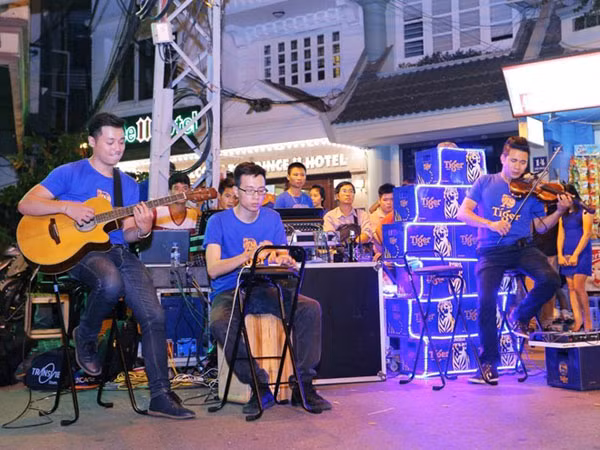 Thưởng thức nghệ thuật theo cách "bình dân" ảnh 2