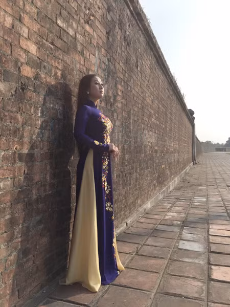 MC Kim Trang khoe vẻ đẹp dịu dàng ở cố đô Huế ảnh 4