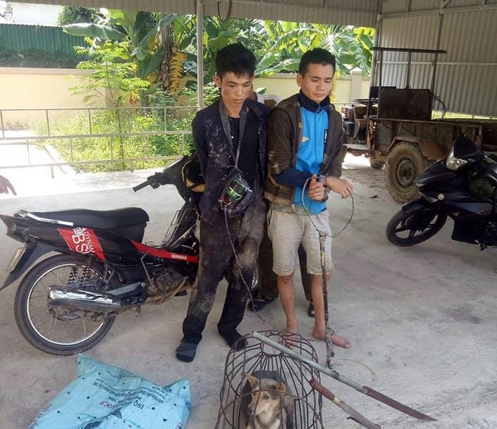 "Cẩu tặc" rút kiếm chống trả khi bị vây bắt ảnh 1 "Cẩu tặc" rút kiếm chống trả khi bị vây bắt ảnh 1