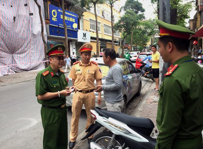 Mạnh tay xử lý vi phạm về mũ bảo hiểm ảnh 1