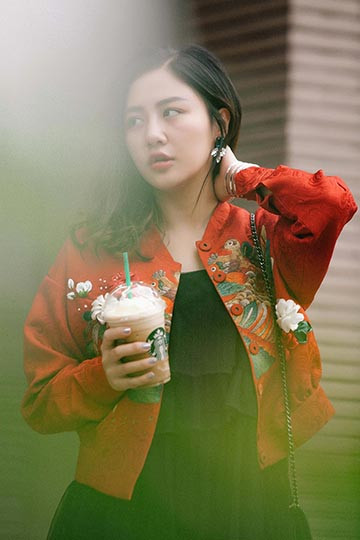 Văn Mai Hương sành điệu xuống phố ngày cận Tết ảnh 3 Văn Mai Hương sành điệu xuống phố ngày cận Tết ảnh 3