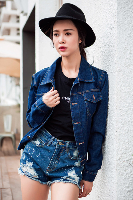 Vũ Ngọc Anh khoe chân dài thẳng tắp ảnh 3