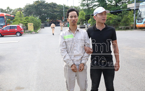 Trộm tượng "Phật Di lặc" từ xưởng đá về nhà thờ cúng ảnh 1