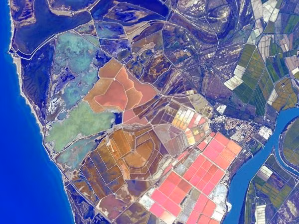 Ngắm vẻ đẹp mê hồn của Trái Đất từ không gian ảnh 7