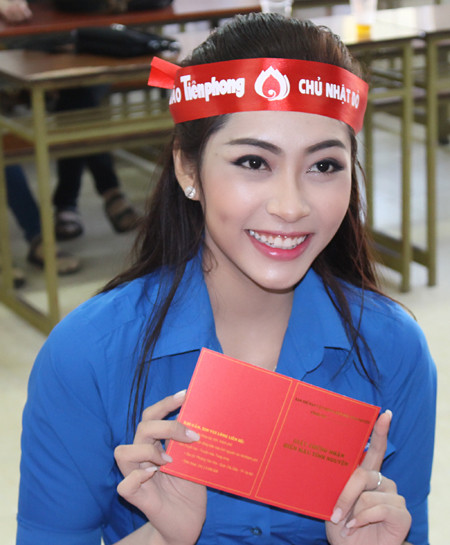 Hoa hậu Đặng Thu Thảo hiến máu hưởng ứng “Ngày Chủ nhật Đỏ” ảnh 3