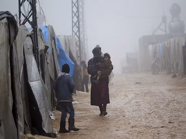 Người dân Syria khốn cùng trong đói khát, chết chóc, thời tiết khắc nghiệt ảnh 9