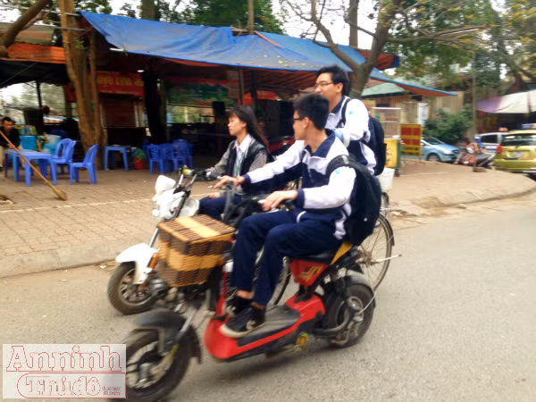 Báo động đỏ ý thức chấp hành luật giao thông của học sinh Thủ đô ảnh 5