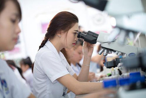 "Chạy đua" vào Đại học Y Hà Nội: Học sinh giỏi nhất trường chuyên cũng "chào thua" ảnh 1