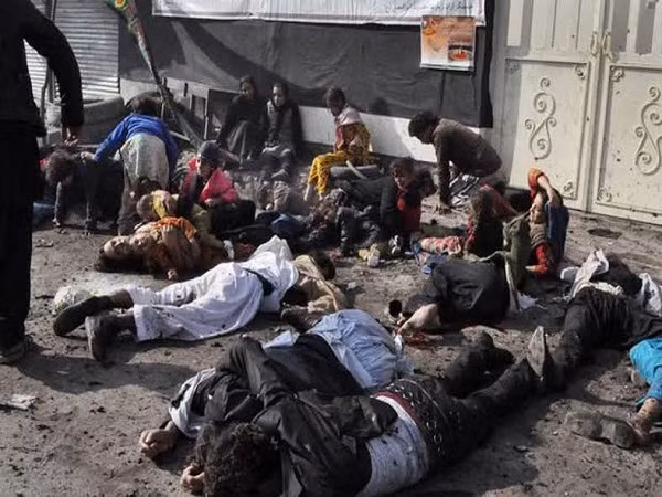 Đánh bom tự sát ở Afghanistan, hàng chục người thương vong ảnh 1