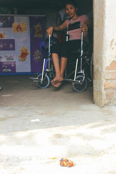 Mẹ ngồi xe lăn chắt chiu từng đồng nuôi con ăn học ảnh 6