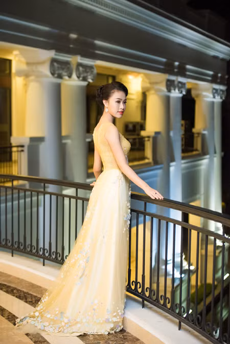 "Cô gái vàng" Hoa hậu Việt Nam ngày càng "lột xác" quyến rũ ảnh 5