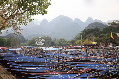 Đò qua, đò lại ở chùa Hương "mùa… Covid-19" ảnh 1