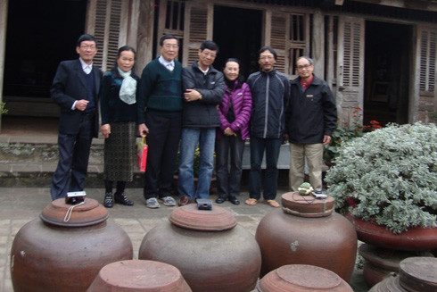 Bi hài nhà văn, nhà thơ làm kinh doanh ảnh 2