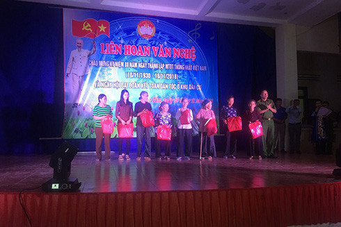 Chia sẻ yêu thương tới những hoàn cảnh còn khó khăn ở xã Đồng Tâm ảnh 2