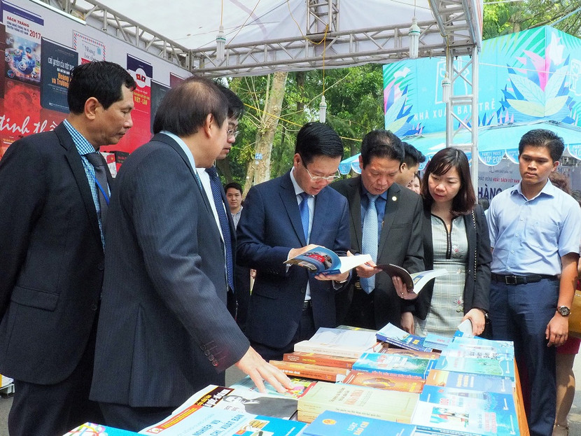 Ngày sách Việt Nam lần thứ 5: Tôn vinh sách và những giá trị của tri thức ảnh 3 Ngày sách Việt Nam lần thứ 5: Tôn vinh sách và những giá trị của tri thức ảnh 3