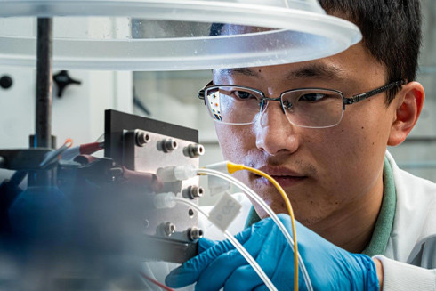 Phát minh biến khí thải nhà kính thành nhiên liệu lỏng làm "xanh" Trái đất ảnh 1