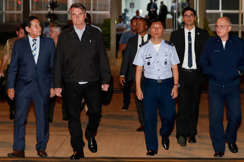 Tổng thống Brazil "muối mặt" vì chất bột trắng trên máy bay hộ tống ảnh 1