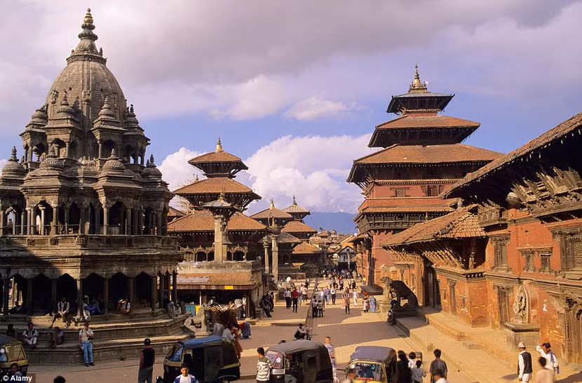 3.200 người chết, di sản thế giới bị động đất phá hủy hoang tàn ở Nepal ảnh 7