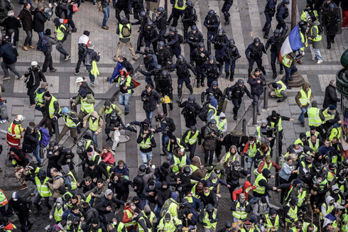 Lửa "Áo vàng" nước Pháp phả "hơi nóng" lan sang châu Âu ảnh 1