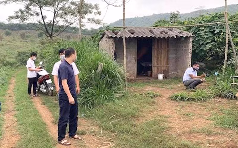 Chồng chơi cờ bạc bịp bị phát hiện, vợ mang 120 triệu đồng đến chuộc ảnh 1