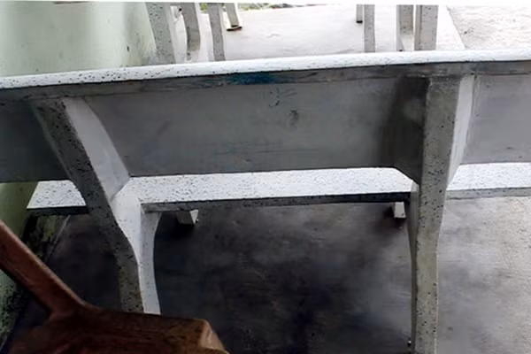 Chơi đùa cùng em trong sân nhà đang xây, anh ngã tử vong ảnh 1