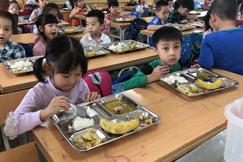 Bữa ăn học đường: Hào hứng với 5 món ăn và 10 loại thực phẩm ảnh 1