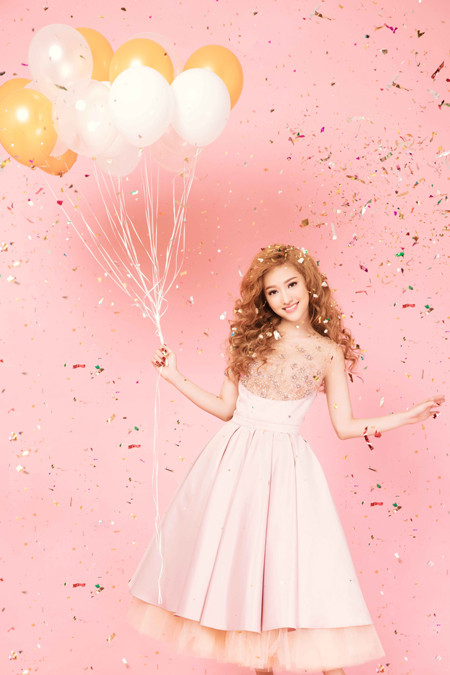 Thúy Vi "tung ảnh" quyến rũ, khẳng định khát khao chinh phục The Face Online ảnh 2