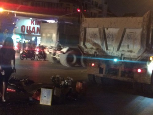 Va chạm với xe tải, một thanh niên điều khiển xe đạp điện tử vong ảnh 1