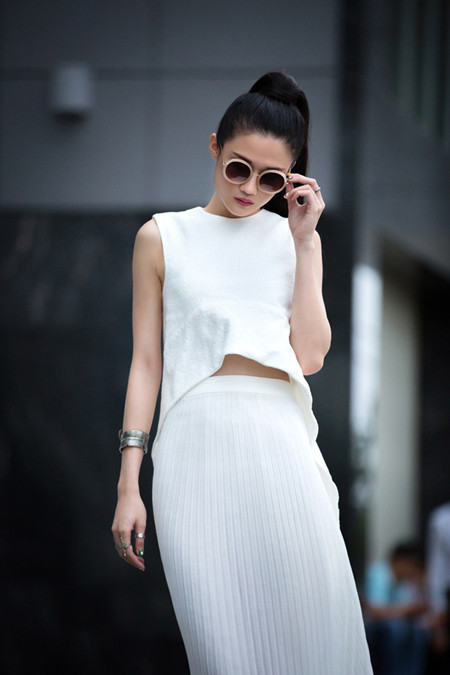 Kha Mỹ Vân nổi bật dạo phố ngay khi vừa về Việt Nam ảnh 6