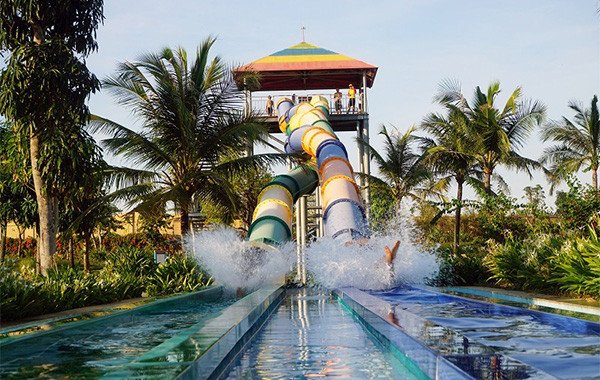 "Khuấy đảo" mùa hè với hàng chục trò chơi nước siêu hoành tráng tại VinWonders ảnh 7