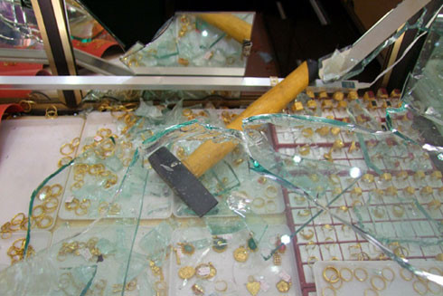 Lỗ hổng lớn làm "mồi" cho tội phạm cướp hiệu vàng ảnh 1