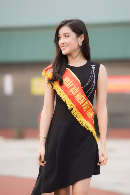 Á hậu Huyền My dự Ngày hội hiến máu nhân đạo của lực lượng công an ảnh 4