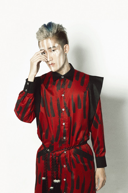 NTK Nguyễn Tiến Truyển tung ảnh tự làm người mẫu ấn tượng ảnh 1