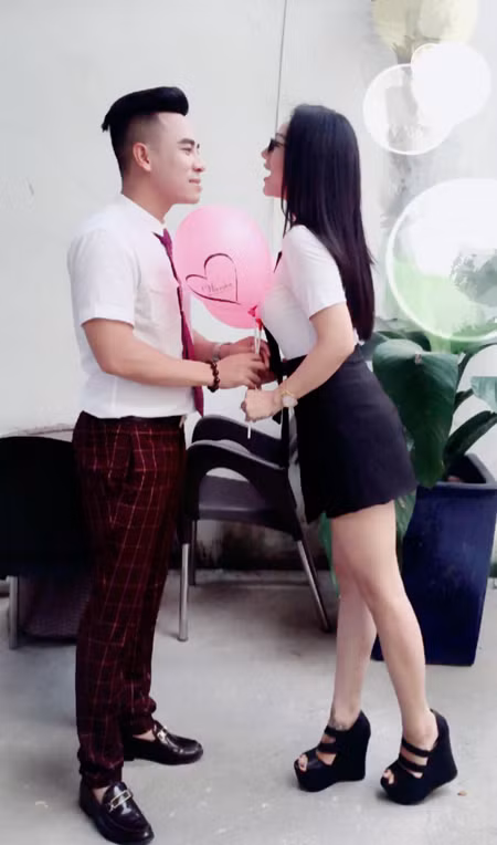Ca sĩ Anh Trường hạnh phúc bên "bà ngoại hot girl" Hương Bella ảnh 9 Ca sĩ Anh Trường hạnh phúc bên "bà ngoại hot girl" Hương Bella ảnh 9