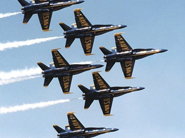 Chiến đấu cơ F-18 của hải quân Mỹ gặp nạn ở Florida ảnh 1 Chiến đấu cơ F-18 của hải quân Mỹ gặp nạn ở Florida ảnh 1