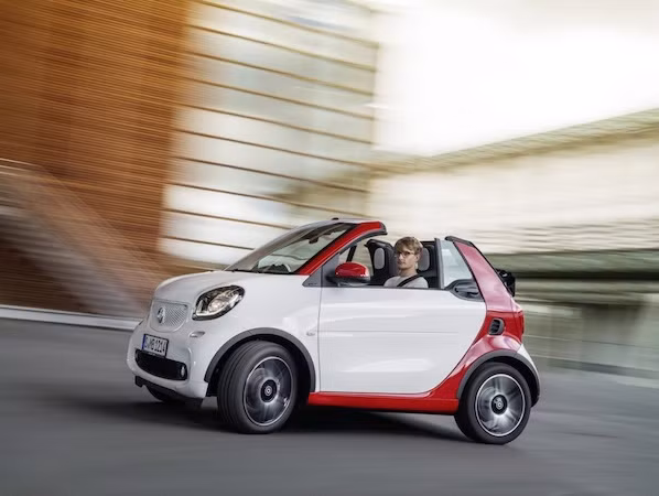 Smart Fortwo mui trần: Kích thước nhỏ và thiết kế sành điệu ảnh 4