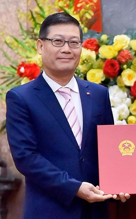 Những gương mặt Đại sứ mới của Việt Nam vừa được Chủ tịch nước bổ nhiệm ảnh 2