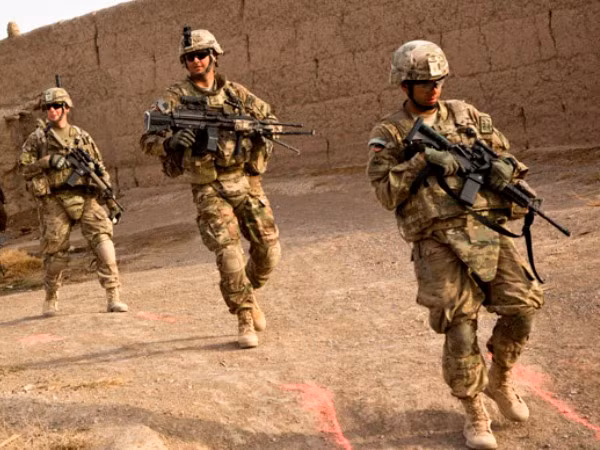 Tướng Mỹ đề nghị tăng quân để chống khủng bố Taliban ảnh 1