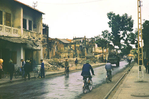 Những ngày giỗ tập thể và ký ức bi tráng của Hà Nội năm1972 ảnh 1