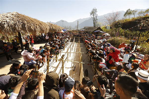 Khai hội xuân mở cổng trời Fansipan, du khách nô nức về chiêm bái xá lợi Phật trên đỉnh thiêng ảnh 9