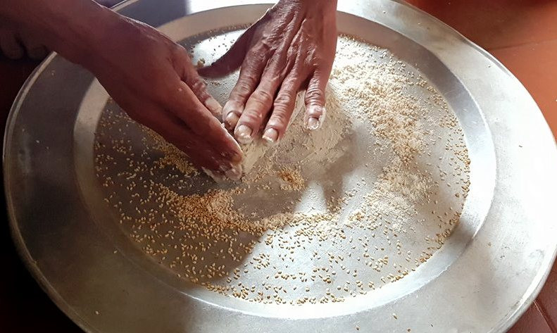 Độc đáo món bánh ong trong ngày Tết ảnh 5