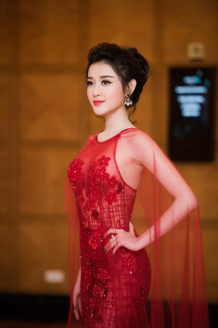 Á hậu Huyền My táo bạo với phong cách xuyên thấu ảnh 1 Á hậu Huyền My táo bạo với phong cách xuyên thấu ảnh 1