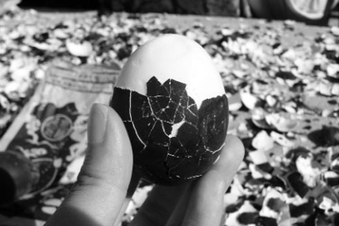 Lên núi lửa, ăn trứng luộc, để... thọ thêm?! ảnh 2