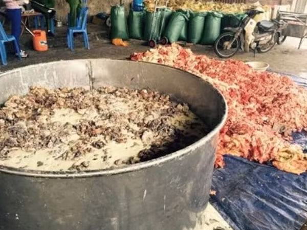 Liên tiếp các lò mỡ bẩn bị phát hiện - trách nhiệm thuộc về ai? ảnh 2