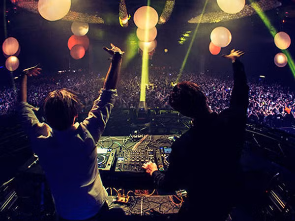 Nghệ sỹ EDM thế giới "đổ bộ" Việt Nam ảnh 1
