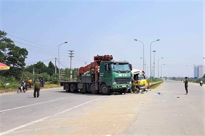 Bắt tạm giam tài xế xe tải gây tai nạn chết 2 người trên Đại lộ Thăng Long ảnh 1 Bắt tạm giam tài xế xe tải gây tai nạn chết 2 người trên Đại lộ Thăng Long ảnh 1