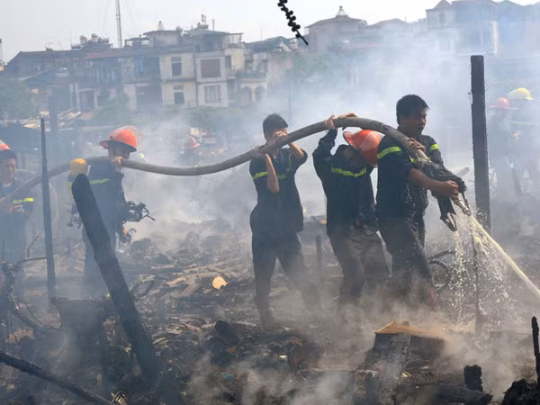 Ra mắt Đội chữa cháy chuyên nghiệp quận Ba Đình ảnh 1