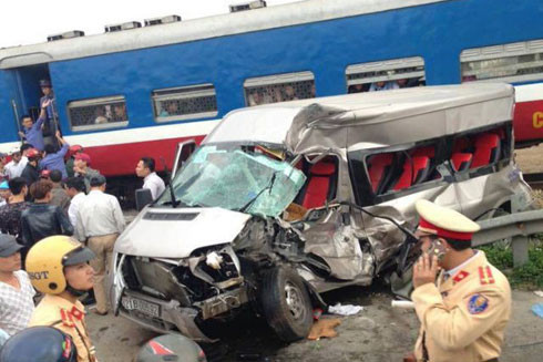 Gấp rút xóa bỏ 385 đường ngang tự phát để giảm tai nạn đường sắt ảnh 1