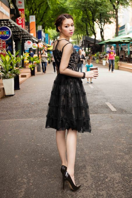 Hoa khôi Trương Tùng Lan "ngọt ngào" xuống phố ảnh 6 Hoa khôi Trương Tùng Lan "ngọt ngào" xuống phố ảnh 6